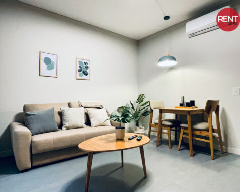 Excelente Depto c/ balcón frente al Hosp. Fleni – REF. F206