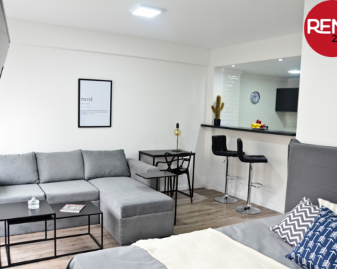 Departamento moderno con balcón muy luminoso – REF. C3A